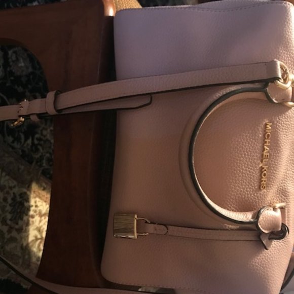 Michael Kors Purse - Picture 2 of 12